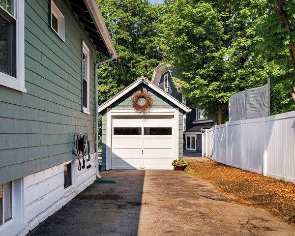54 Endicott Rd, Stoneham, MA 02180