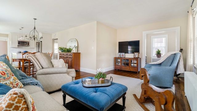 54 Endicott Rd, Stoneham, MA 02180