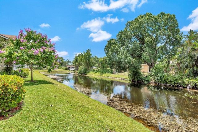 715 Gardens Dr 103, Pompano Beach, FL 33069