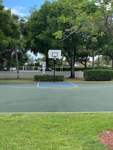 715 Gardens Dr 103, Pompano Beach, FL 33069