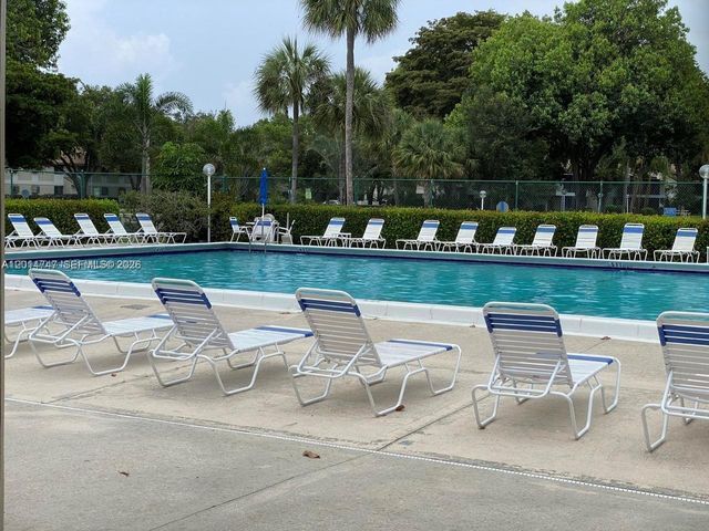 715 Gardens Dr 103, Pompano Beach, FL 33069