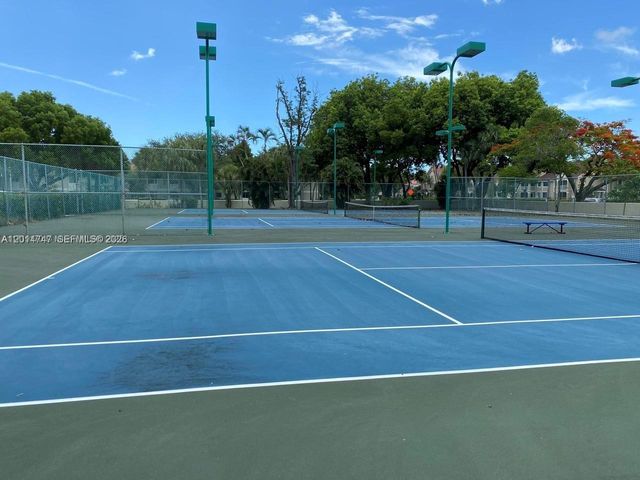 715 Gardens Dr 103, Pompano Beach, FL 33069