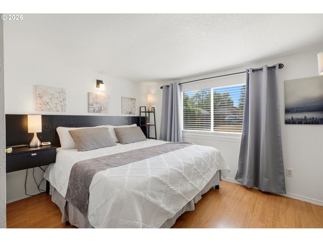 5741 Se OGDEN St, Portland, OR 97206