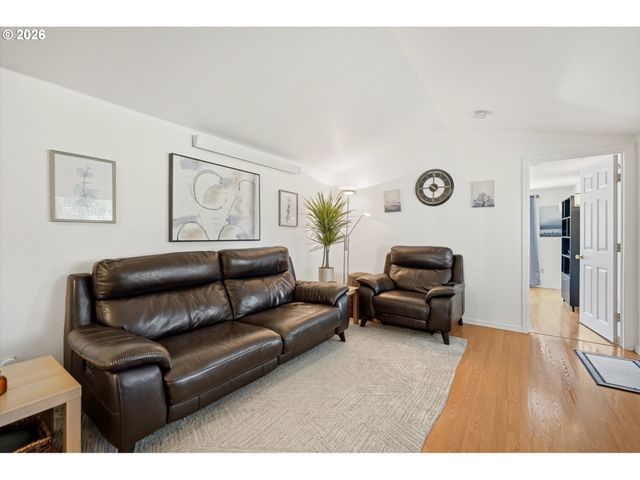 5741 Se OGDEN St, Portland, OR 97206