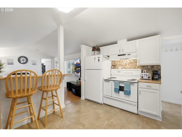 5741 Se OGDEN St, Portland, OR 97206