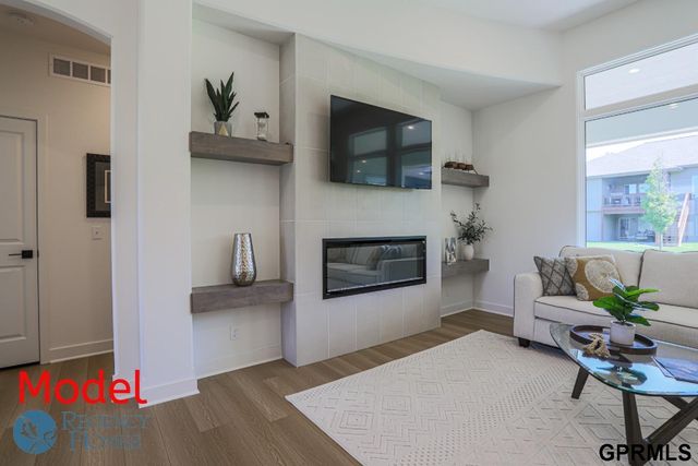 5409 N 191 Street, Elkhorn, NE 68022