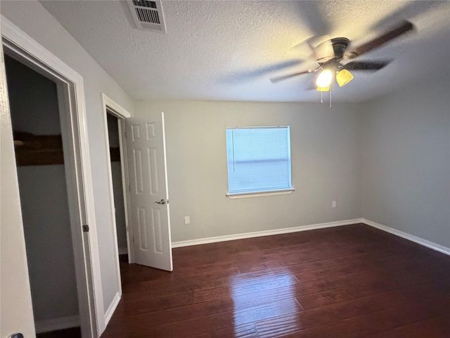 1003 W 12th Street, Freeport, TX 77541