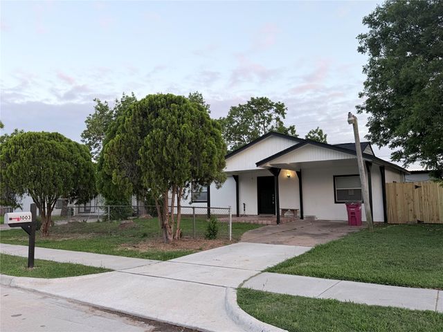 1003 W 12th Street, Freeport, TX 77541