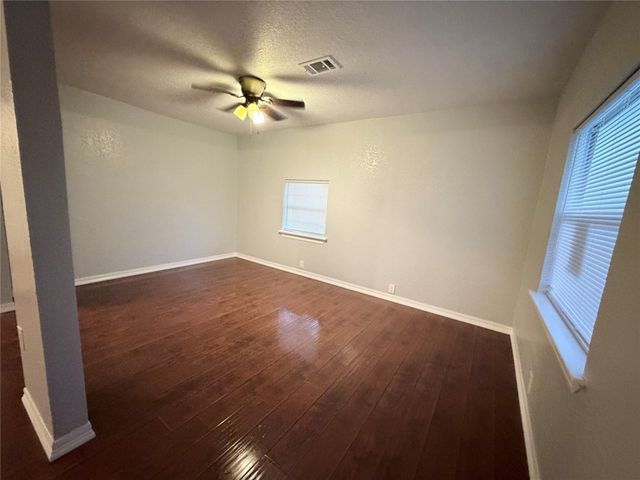 1003 W 12th Street, Freeport, TX 77541