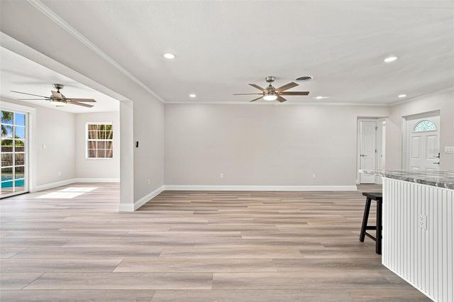 101 92ND AVENUE N, St Petersburg, FL 33702