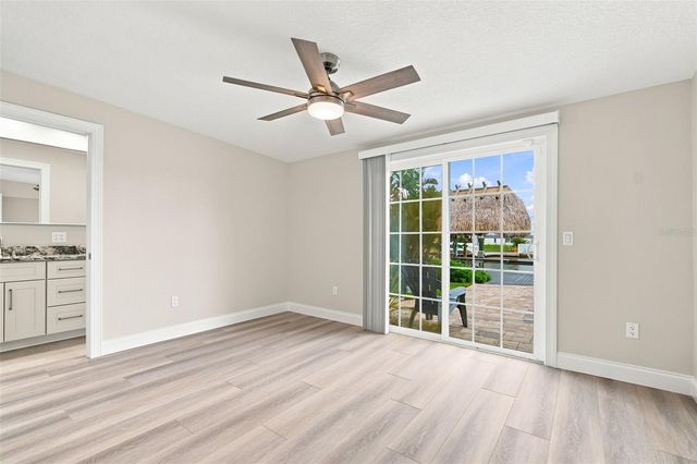 101 92ND AVENUE N, St Petersburg, FL 33702