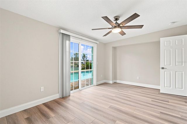 101 92ND AVENUE N, St Petersburg, FL 33702