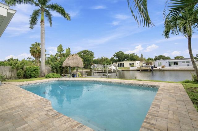 101 92ND AVENUE N, St Petersburg, FL 33702