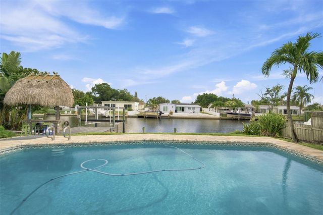 101 92ND AVENUE N, St Petersburg, FL 33702