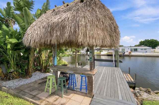 101 92ND AVENUE N, St Petersburg, FL 33702