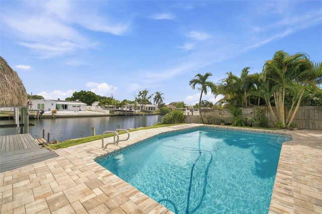 101 92ND AVENUE N, St Petersburg, FL 33702