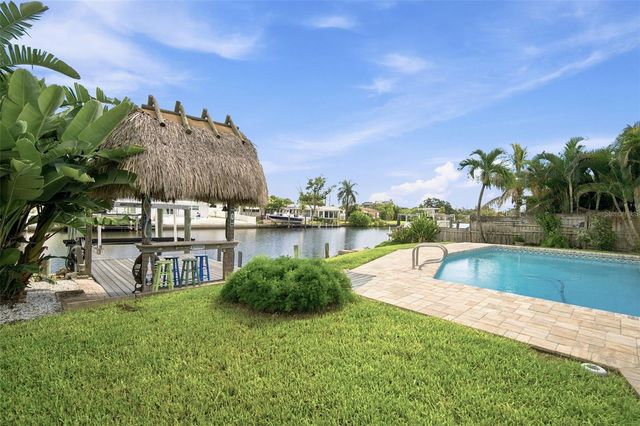 101 92ND AVENUE N, St Petersburg, FL 33702