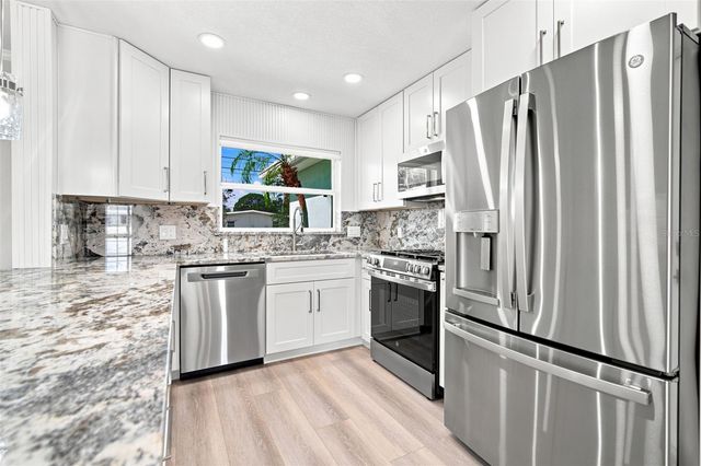 101 92ND AVENUE N, St Petersburg, FL 33702