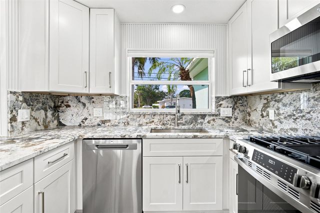 101 92ND AVENUE N, St Petersburg, FL 33702