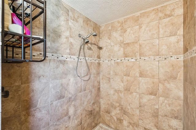 1869 KINGS POINT BOULEVARD, Kissimmee, FL 34744