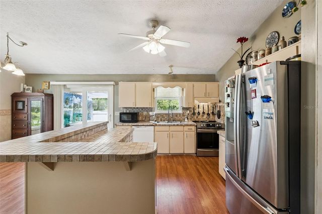 1869 KINGS POINT BOULEVARD, Kissimmee, FL 34744