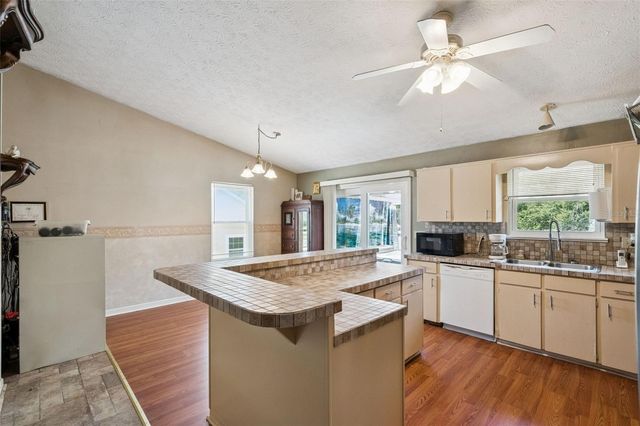 1869 KINGS POINT BOULEVARD, Kissimmee, FL 34744