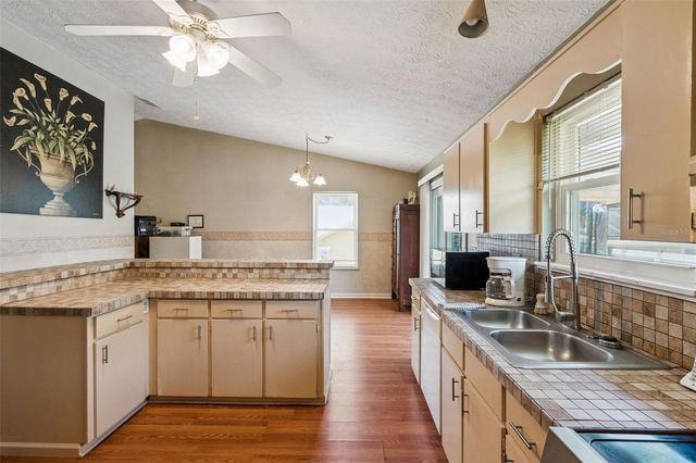 1869 KINGS POINT BOULEVARD, Kissimmee, FL 34744