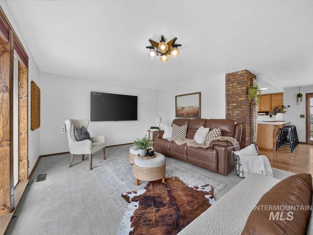7300 Mustang Lane, Emmett, ID 83617