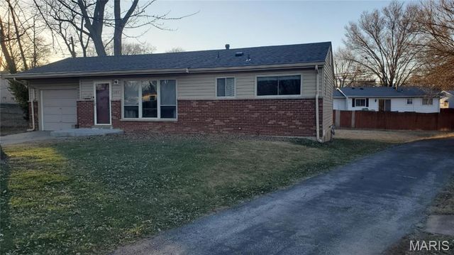 195 Clearview Drive, Florissant, MO 63033