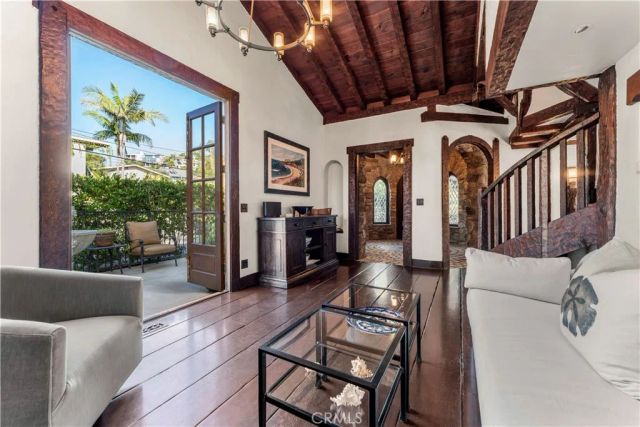 1481 Santa Cruz Street, Laguna Beach, CA 92651