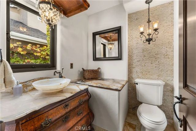 1481 Santa Cruz Street, Laguna Beach, CA 92651