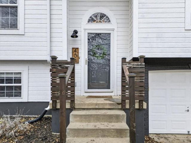 404 NW Orion Drive, Grain Valley, MO 64029
