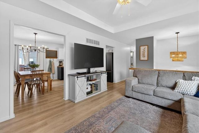 404 NW Orion Drive, Grain Valley, MO 64029