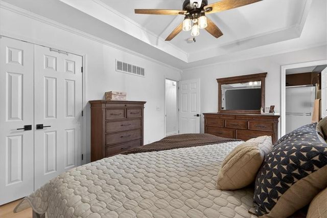 404 NW Orion Drive, Grain Valley, MO 64029