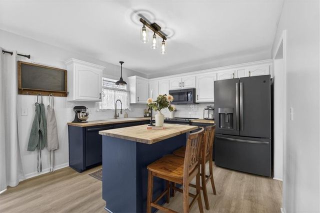 404 NW Orion Drive, Grain Valley, MO 64029