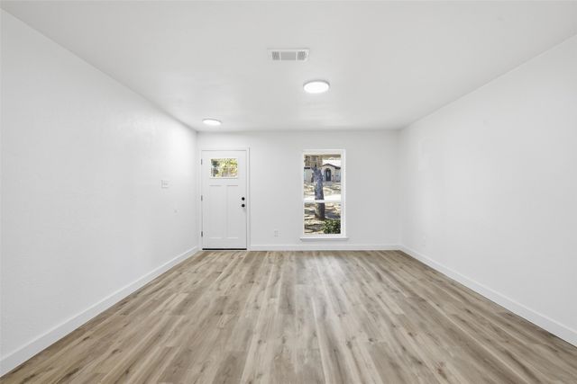 7024 Crabtree Lane, North Richland Hills, TX 76182