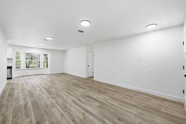 7024 Crabtree Lane, North Richland Hills, TX 76182