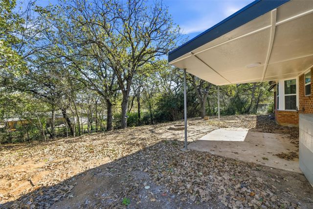 7024 Crabtree Lane, North Richland Hills, TX 76182