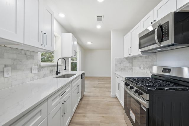 7024 Crabtree Lane, North Richland Hills, TX 76182