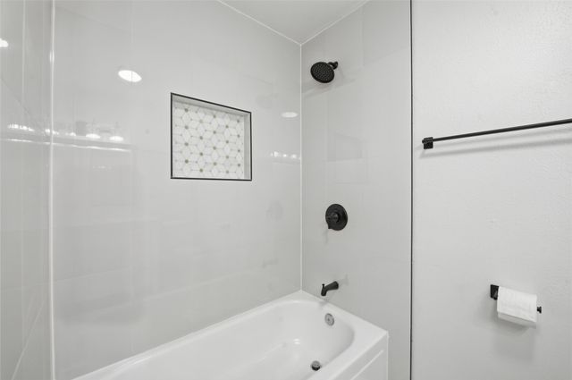 7024 Crabtree Lane, North Richland Hills, TX 76182