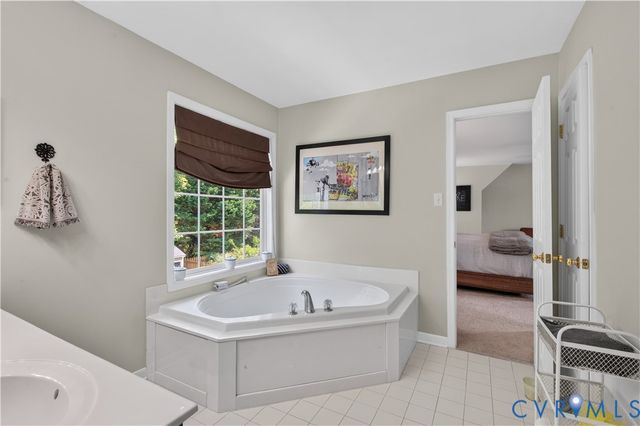 8320 Laurel Meadows Dr, Mechanicsville, VA 23111