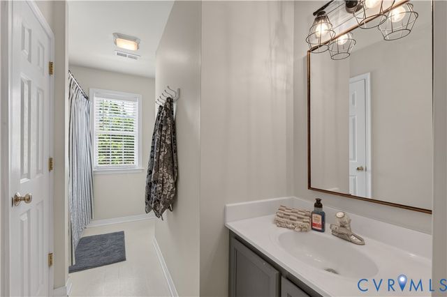 8320 Laurel Meadows Dr, Mechanicsville, VA 23111