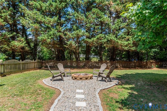8320 Laurel Meadows Dr, Mechanicsville, VA 23111