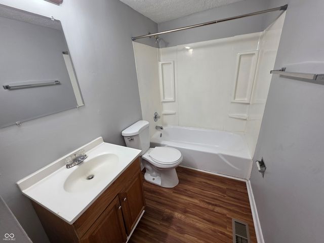 6262 Eastridge Drive 102, Indianapolis, IN 46219