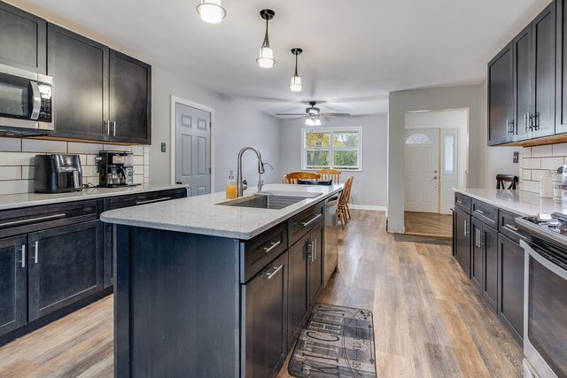 12106 Baker Terrace, Woodstock, IL 60098