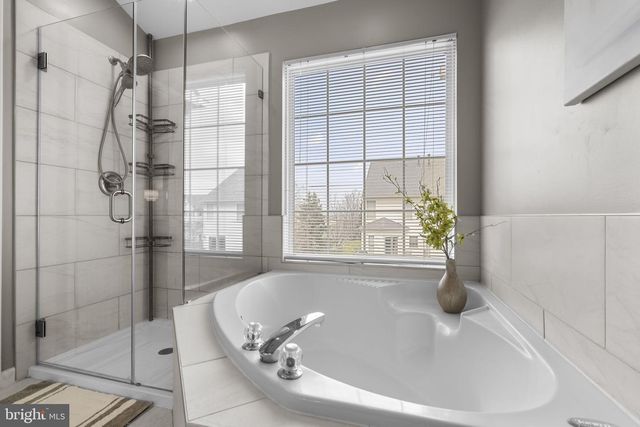 45426 CLARKES CROSSING SQ, Sterling, VA 20164