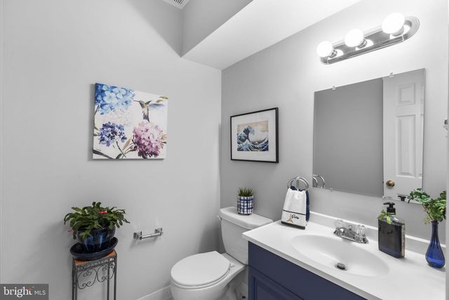 45426 CLARKES CROSSING SQ, Sterling, VA 20164