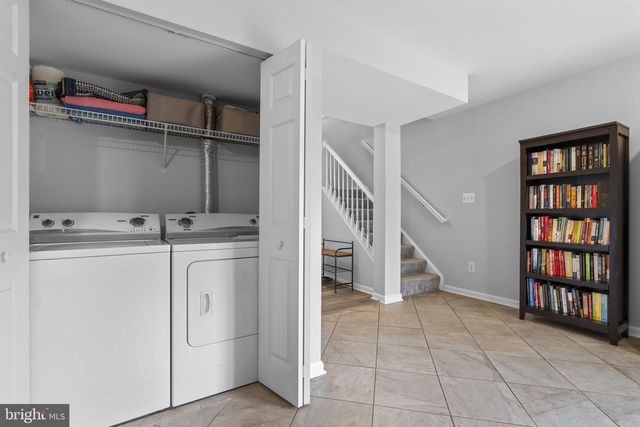 45426 CLARKES CROSSING SQ, Sterling, VA 20164