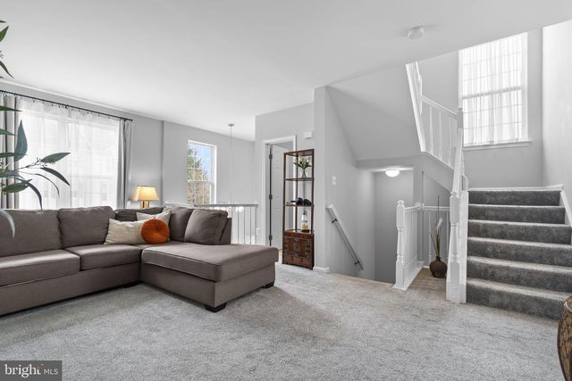 45426 CLARKES CROSSING SQ, Sterling, VA 20164