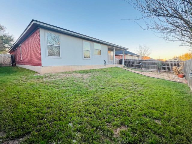 137 Salado DR, Kyle, TX 78640